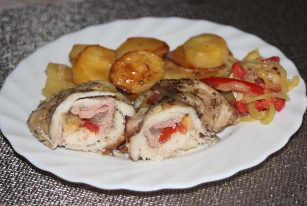 Pečené plnené vykostené kuracie stehná so zemiakmi, Hlavné jedlá, recept, melisa