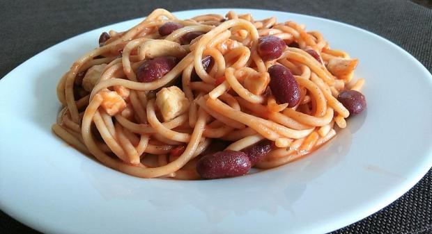 Pikantné špagety s červenou fazuľou a mozzarellou - recept