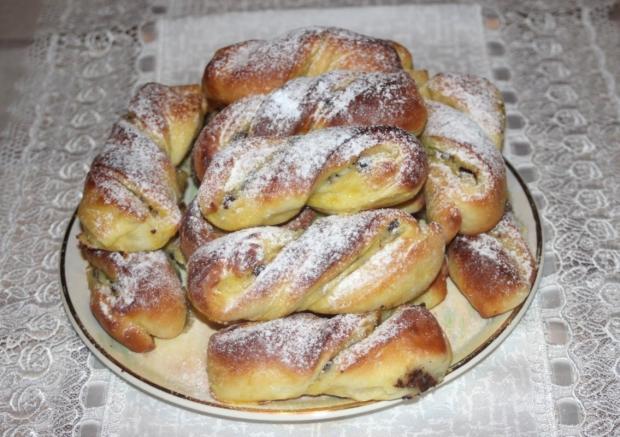 Kysnuté vrtule s vanilkovým krémom a čokoládou, recept Kysnuté vrtule s vanilkovým krémom a čokoládou, Koláče, recept, melisa