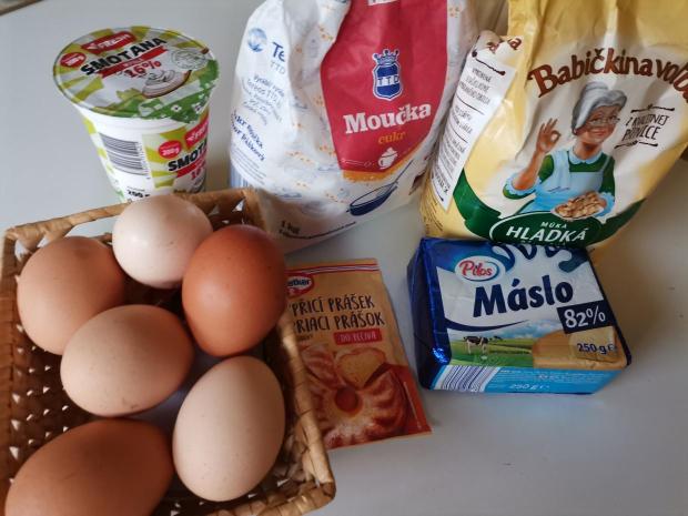 Strúhaný jablkový koláč s bielkovou penou , recept, 1 Strúhaný jablkový koláč s bielkovou penou , Koláče, recept, Oľga Birošová, 1
