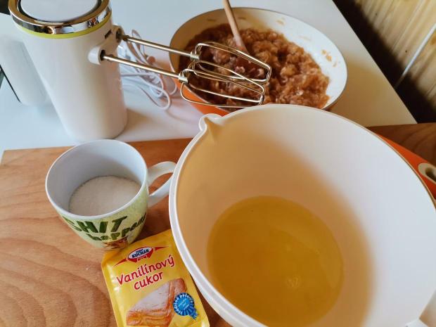 Strúhaný jablkový koláč s bielkovou penou , recept, 8 Strúhaný jablkový koláč s bielkovou penou , Koláče, recept, Oľga Birošová, 8