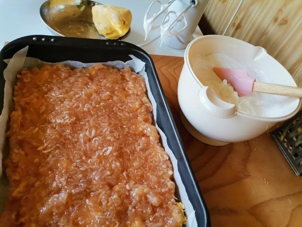Strúhaný jablkový koláč s bielkovou penou , recept, 9 Strúhaný jablkový koláč s bielkovou penou , Koláče, recept, Oľga Birošová, 9