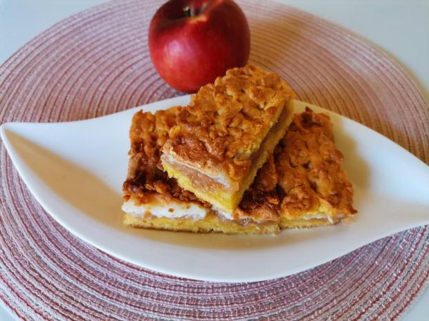 Strúhaný jablkový koláč s bielkovou penou , recept Strúhaný jablkový koláč s bielkovou penou , Koláče, recept, Oľga Birošová