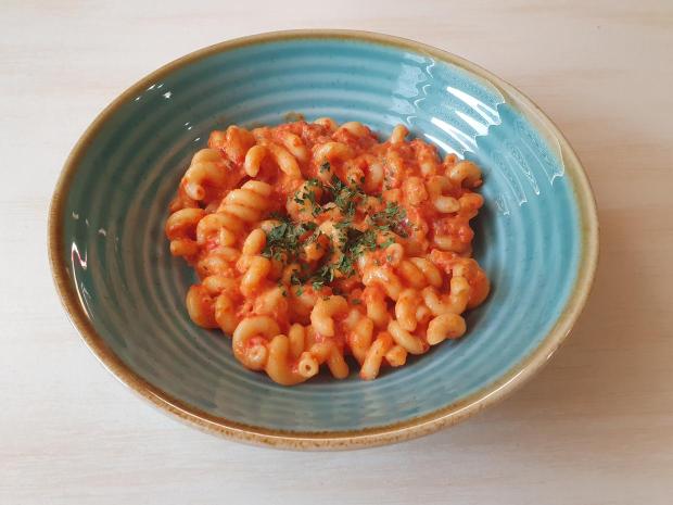 Cestoviny s "kapiovou" omáčkou , recept Cestoviny s "kapiovou" omáčkou , Hlavné jedlá, recept, Slavka K