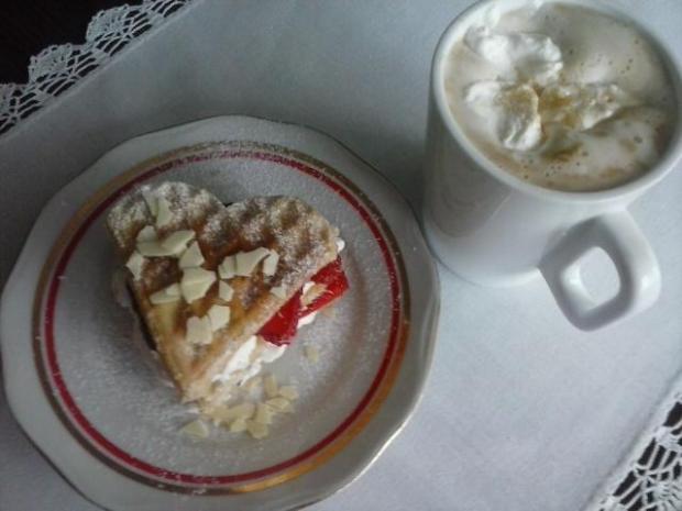 Vafle s jahodami a šľahačkou, Sladké jedlá, recept, M.á.r.i.a