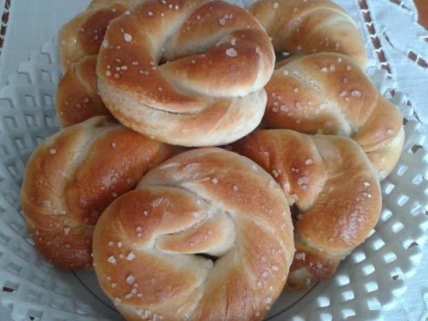 Cesnakové kysnuté venčeky, Chlieb, pečivo, recept, melisa