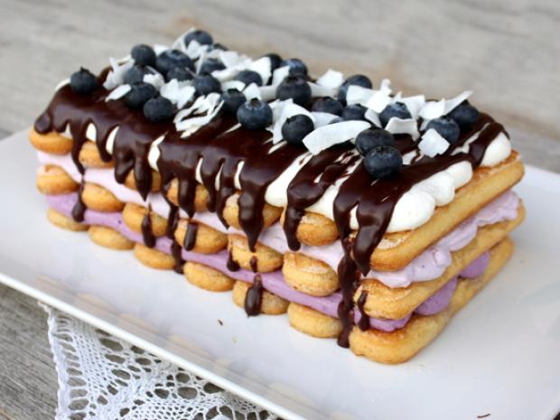 Nepečený smotanovo-čučoriedkový zákusok s piškótami, Nepečené zákusky, recept, Kamila