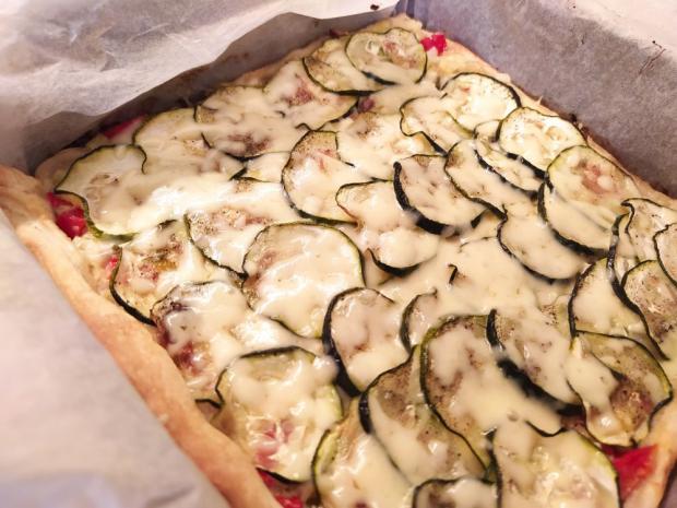 Slaný cuketový koláč z lístkového cesta, Slané, recept, Dzeny