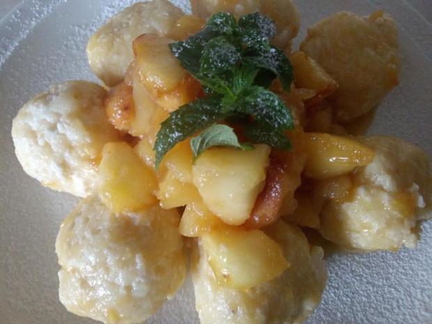 Tvarohové guľky s dusenými jablkami, Sladké jedlá, recept, M.á.r.i.a