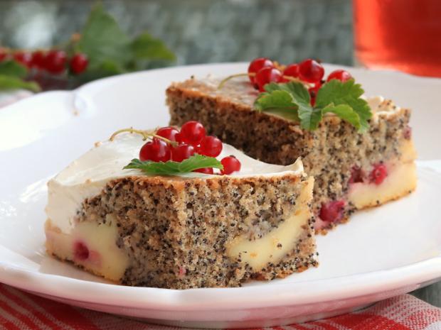 Hrnčekový makový koláč s pudingom a ovocím, Koláče, recept, Kamila