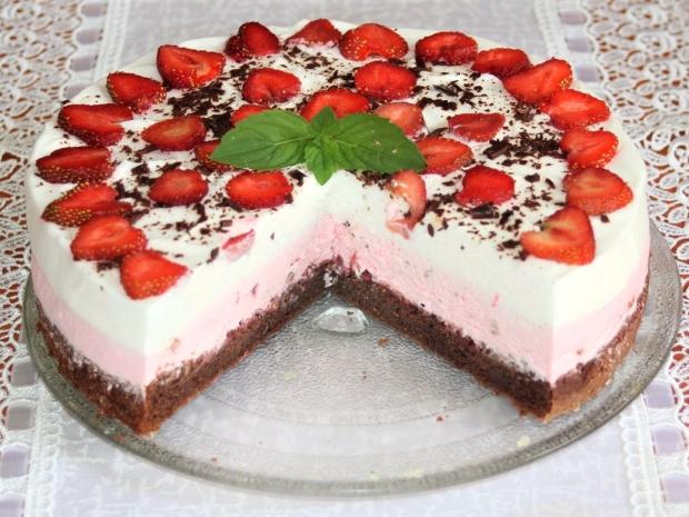 Jahodová torta so šľahačkou, Torty, recept, melisa