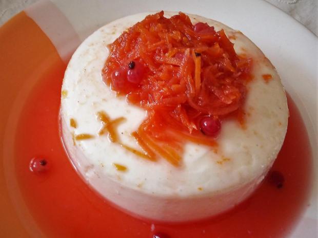 Panna cotta s ríbezľovou šťavou s mrkvou, Poháre, pudingy, recept, M.á.r.i.a