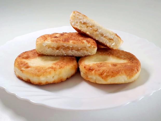 Tvarohové koláče s jablkami, Sladké jedlá, recept, makezilla