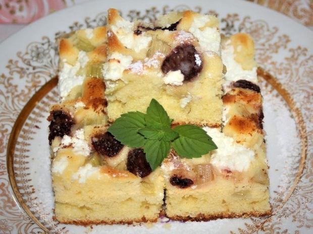 Šťavnatý rebarborovo-černicový koláč s tvarohom, Koláče, recept, melisa