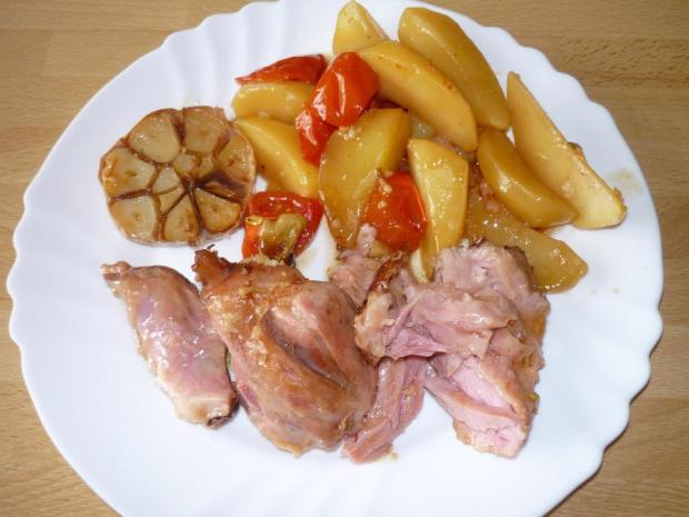 Bravčové údené koleno s pečeným cesnakom a zemiakmi, Hlavné jedlá, recept, Martuška 123