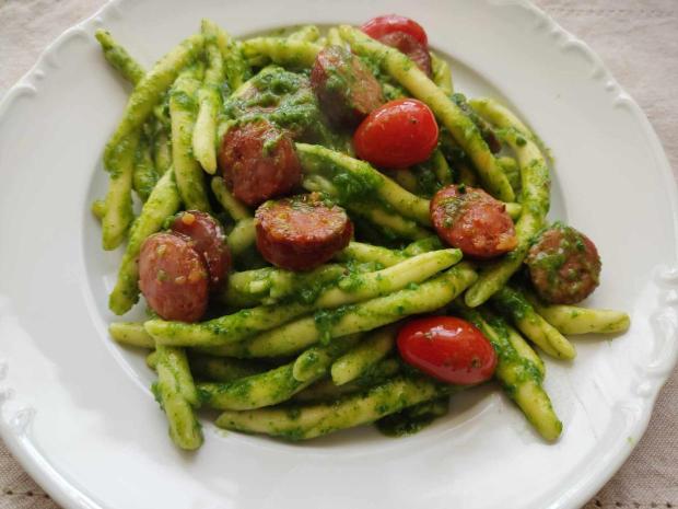 Cestoviny s kelovou omáčkou a klobásou, Hlavné jedlá, recept, dasa_