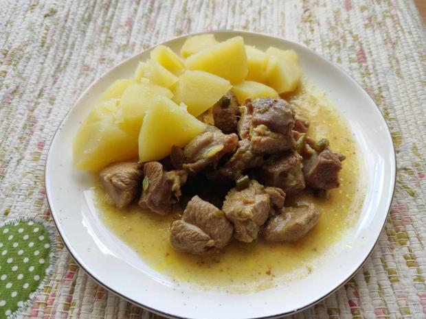 Morčacie stehno s cesnakovými výhonkami, Hlavné jedlá, recept, dasa_