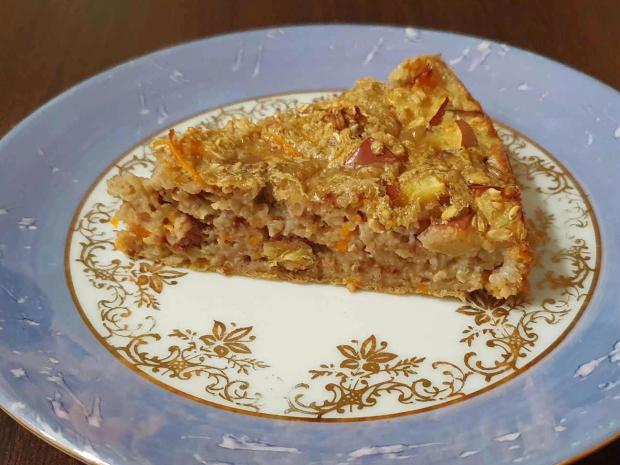 Hrnčekový jablkový koláč s mrkvou a ovsenými vločkami, Koláče, recept, Slavka K