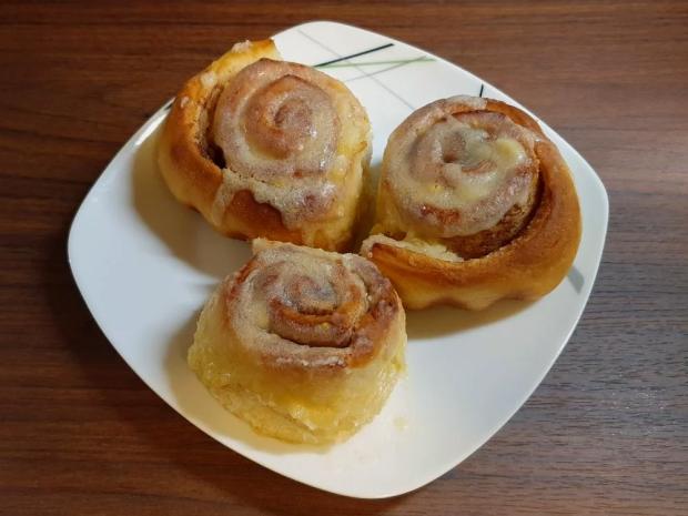 Jednoduché škoricové osie hniezda s polevou, Koláče, recept, Slavka K