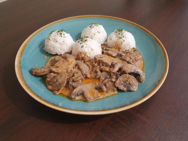 Šampiňóny na smotane, Hlavné jedlá, recept, Slavka K