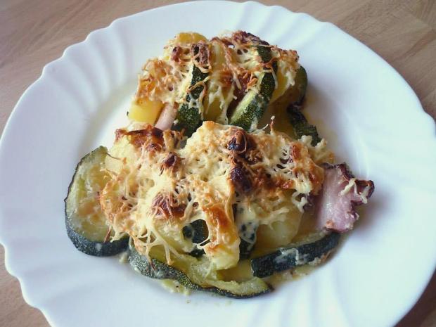Zapečená cuketa so zemiakmi a slaninou, Hlavné jedlá, recept, Martuška 123