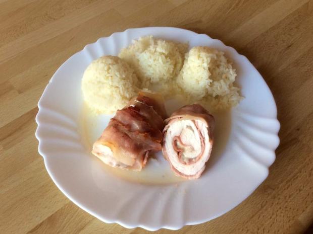 Plnené kuracie prsia zapečené v slaninke, Hlavné jedlá, recept, Martuška 123