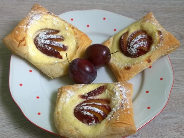 Štvorce z lístkového cesta s ricottou a slivkami, Koláče, recept, anjeli
